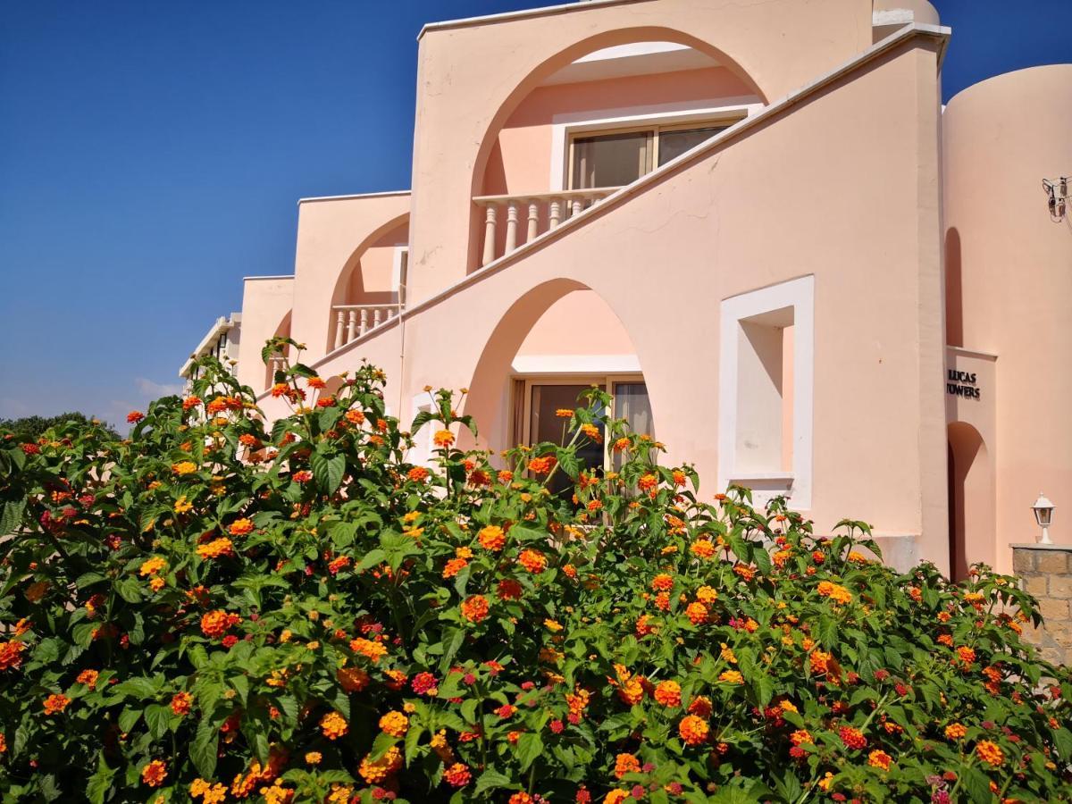 Seashell Apartments Paphos Esterno foto