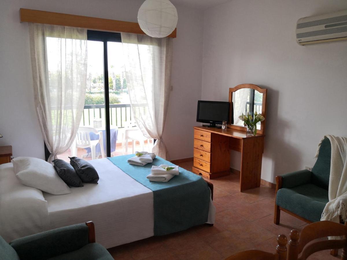 Seashell Apartments Paphos Esterno foto