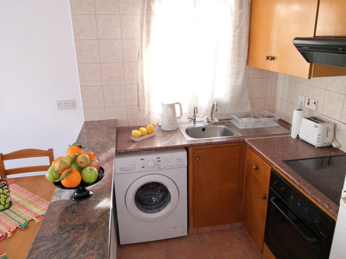 Seashell Apartments Paphos Esterno foto