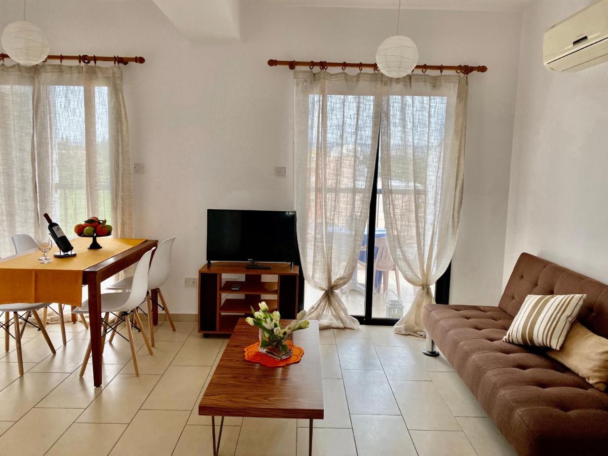 Seashell Apartments Paphos Esterno foto